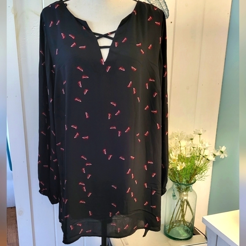 Red Heel Novalty Print Longsleeve Tunic Size 18